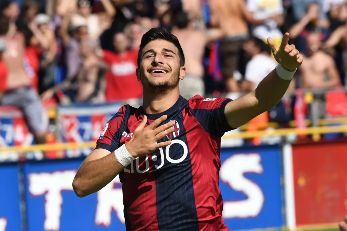 Milan Kejar Riccardo Orsolini dari Bologna