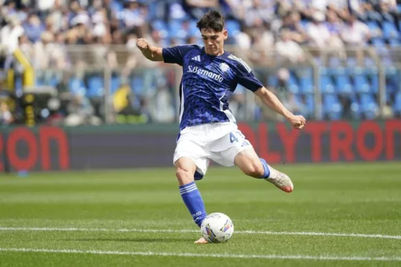 Como Siap Permanenkan Alex Valle dari Barcelona