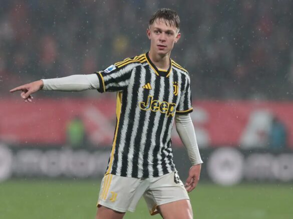 Milan Dekati Hans NicolussiCaviglia untuk Perkuat Tim